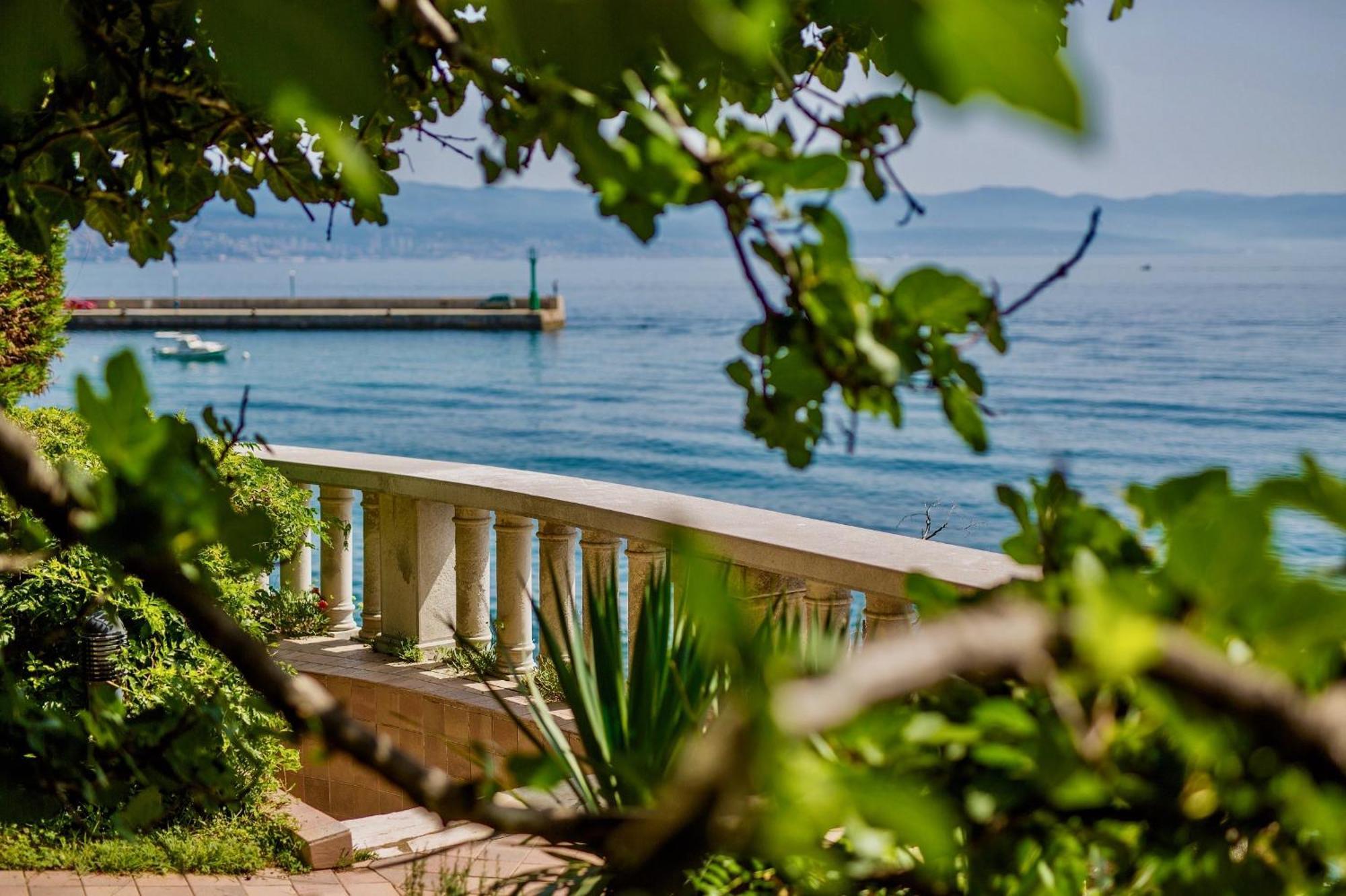 Villa Baronessa 洛夫兰 外观 照片